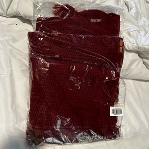 Taylor swift red scarf